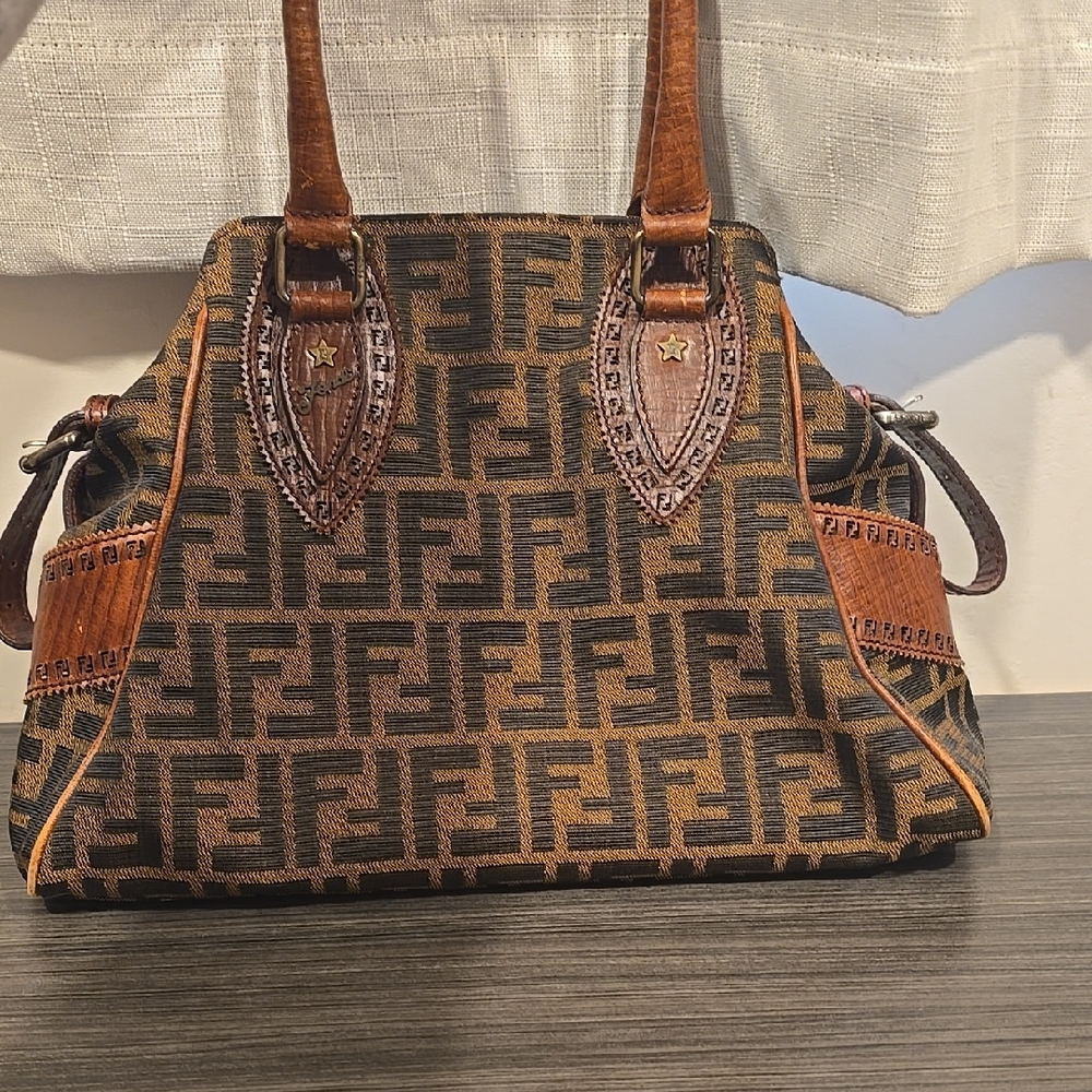 Fendi With COA Shoulder Bag